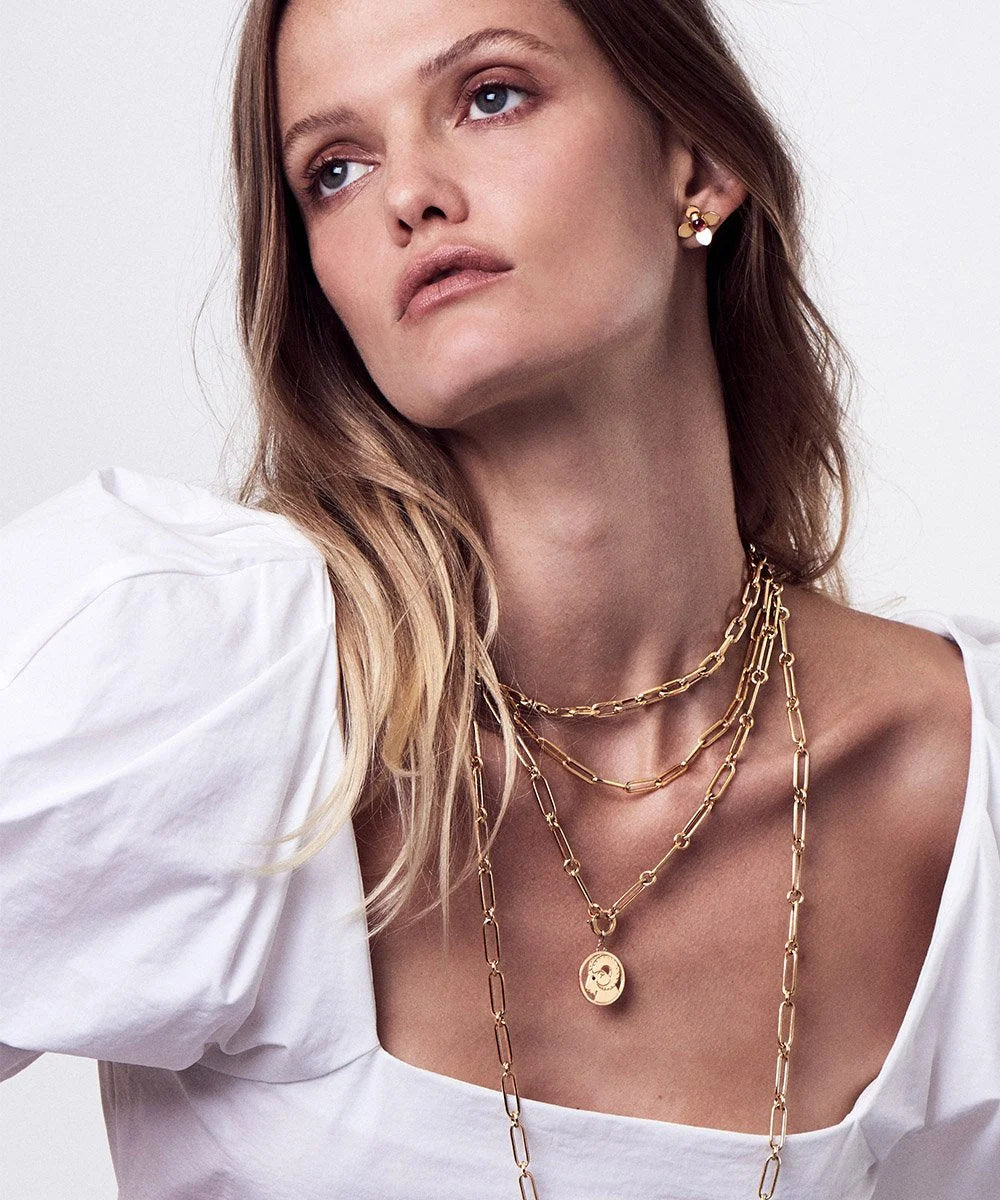 Capricorn Pendant, Blue Sapphire